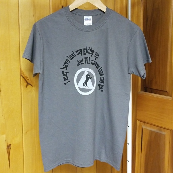 Mens Handmade Giddy Up and Go Tee in Gray - Picture 1 of 4